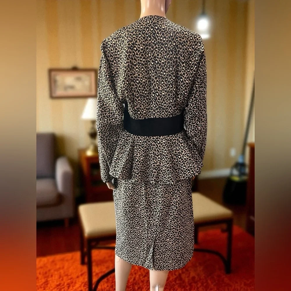 St Gillian all over leopard animal print  2 pc pencil skirt peplum jacket VTG